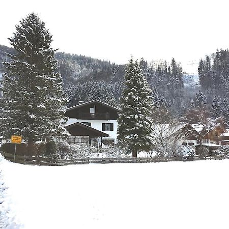 Geraeumiges Domizil Mit Bergblick Und Sauna Oberwössen Exteriör bild